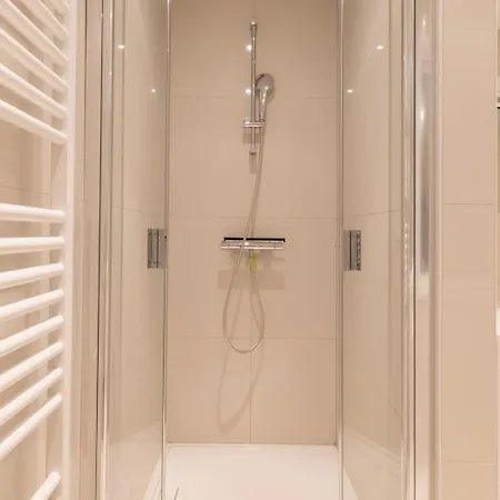 Luxury Family With Seaview And Jacuzzi Bathtub T48