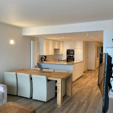 Apartment Luxury Family With Seaview And Jacuzzi Bathtub T48 *